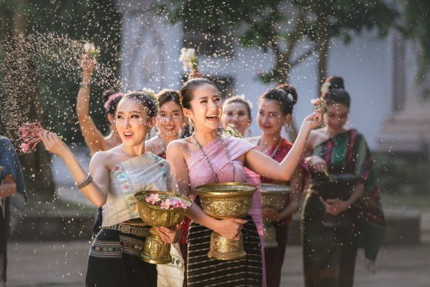 วันสงกรานต์จีน มีกรรมเหมือนของไทยไหม?